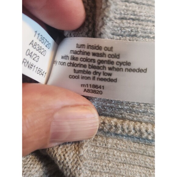 Lane Bryant Size 22/24 V-Neck Soft Gray/White Striped 3/4 Raglan Sleeve Sweater - Picture 5 of 8